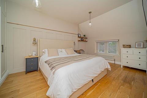 32 Beanacre Road, Melksham, SN12 8AL