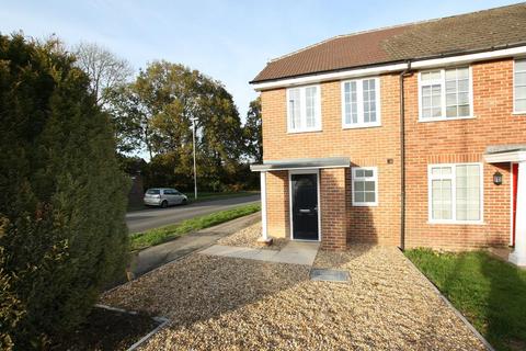 2 bedroom house to rent, East Grinstead, West Sussex. RH19 3NX