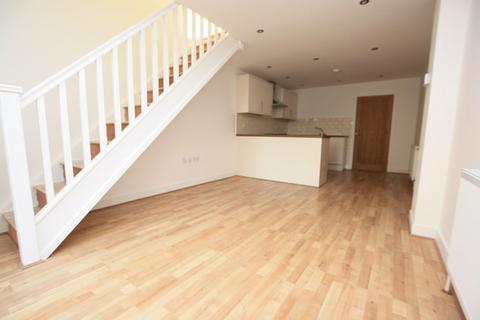 2 bedroom house to rent, East Grinstead, West Sussex. RH19 3NX