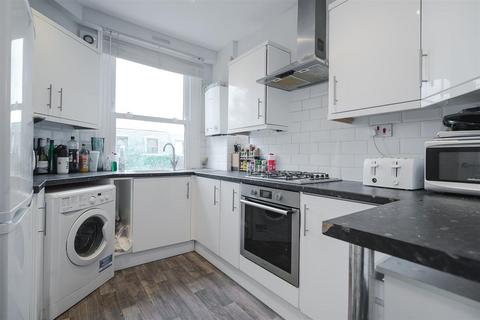 3 bedroom flat to rent, King Street, London