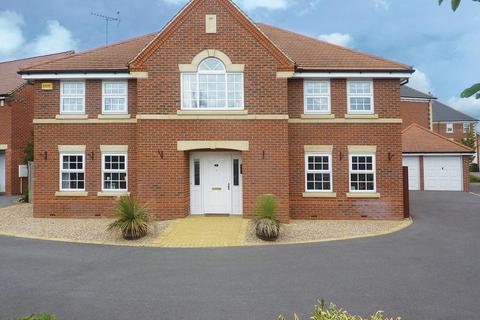 5 bedroom detached house to rent, Mimosa Drive, Reading RG2