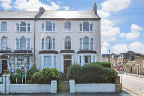 1 bedroom flat for sale, Overcliffe, Gravesend, Kent