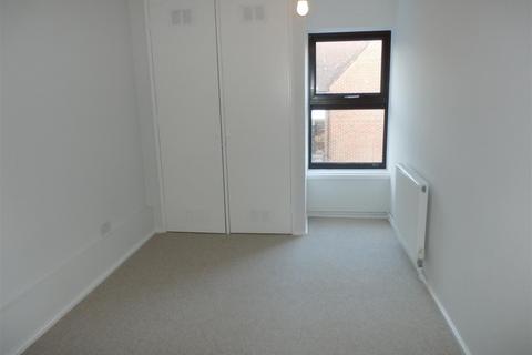 3 bedroom flat to rent, Malcolm Place, Cambridge CB1