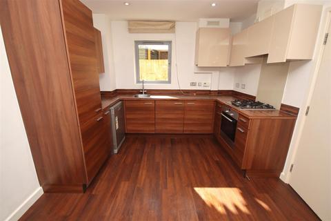 2 bedroom house to rent, Glenalmond Avenue, Cambridge CB2