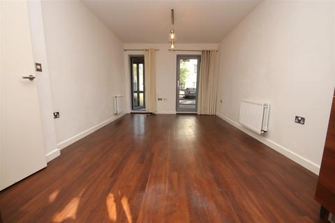 2 bedroom house to rent, Glenalmond Avenue, Cambridge CB2