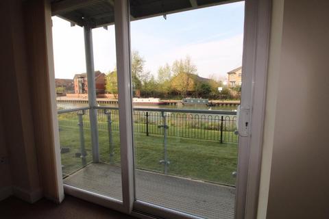 2 bedroom flat to rent, Lion Court, Southbridge, Northampton, NN4