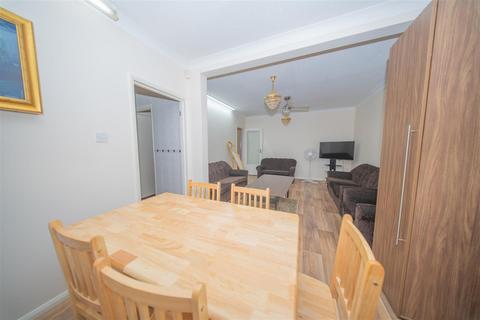 1 Fern Lane, Hounslow, TW5 0HN