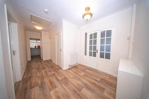 1 Fern Lane, Hounslow, TW5 0HN