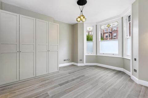 3 bedroom apartment to rent, Goldhurst Terrace, South Hampstead, NW6