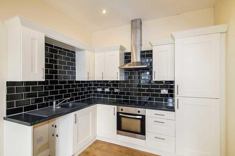 2 bedroom flat to rent, The Grange, Richardshaw Lane, Pudsey, Pudsey, LS28