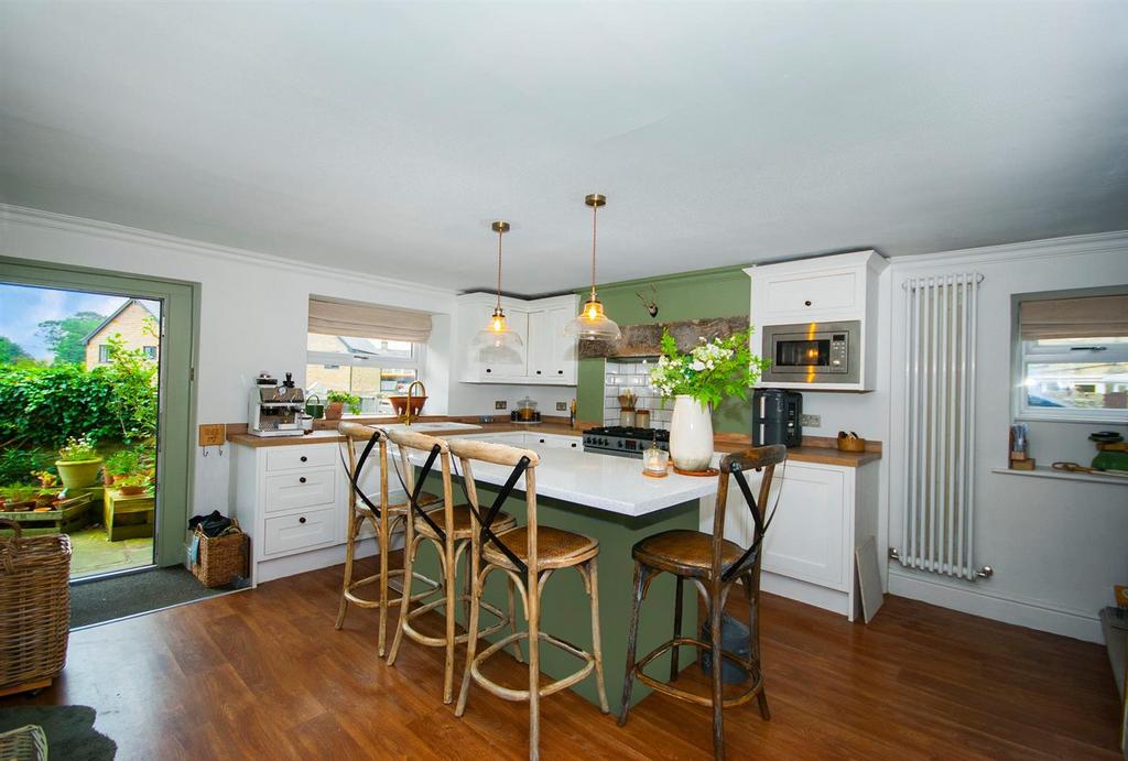 Kitchen/Breakfast Room