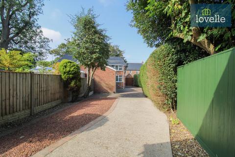 42 Station Road, Great Coates, Grimsby, DN37 9NN