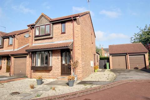 3 bedroom detached house for sale, Mintfields Road, Beverley