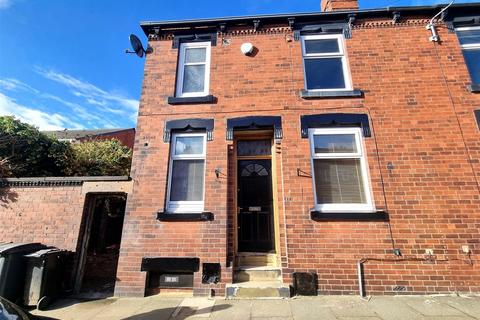 1 bedroom end of terrace house to rent, South End Grove, Leeds