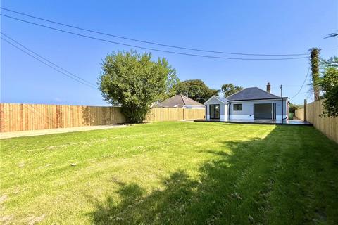 2 bedroom bungalow for sale, Little Whitehouse Road, Porchfield, Newport