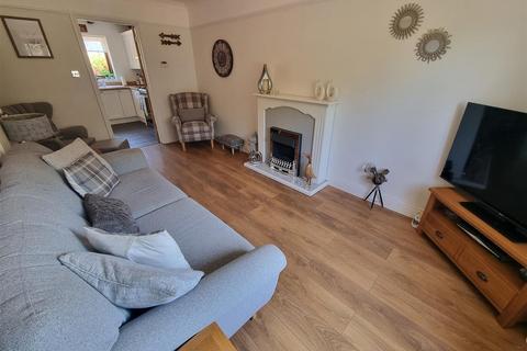 2 bedroom terraced house for sale, The Green, Lound