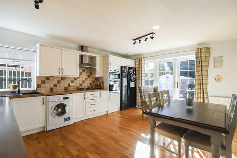 3 bedroom end of terrace house for sale, A Fairways Drive, Harrogate, HG2 7ES