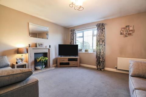 3 bedroom end of terrace house for sale, A Fairways Drive, Harrogate, HG2 7ES