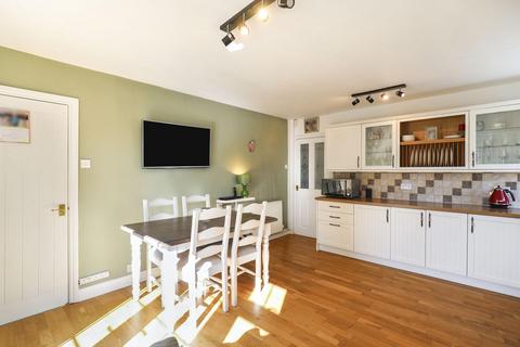 3 bedroom end of terrace house for sale, A Fairways Drive, Harrogate, HG2 7ES