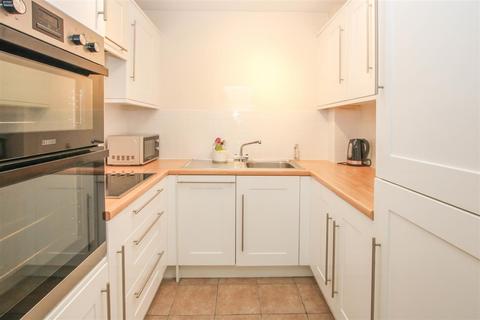 1 bedroom retirement property for sale, Sawyers Hall Lane, Brentwood