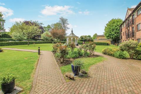 1 bedroom retirement property for sale, Sawyers Hall Lane, Brentwood