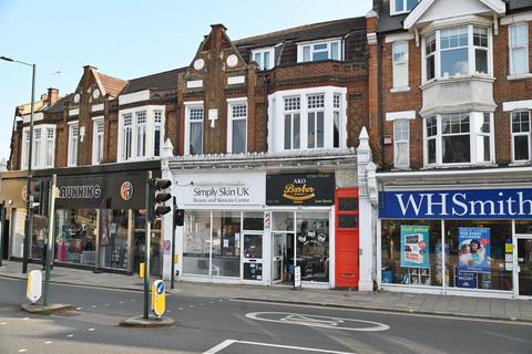 First Floor Flat, 68a Broad Street, Teddington, TW11 8QY