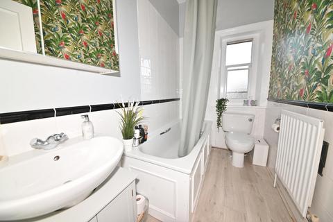First Floor Flat, 68a Broad Street, Teddington, TW11 8QY