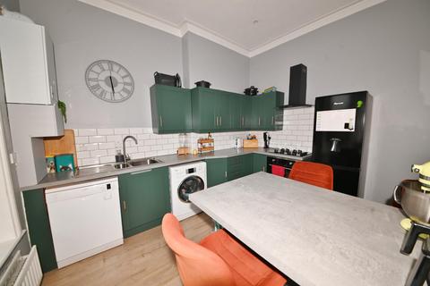 First Floor Flat, 68a Broad Street, Teddington, TW11 8QY