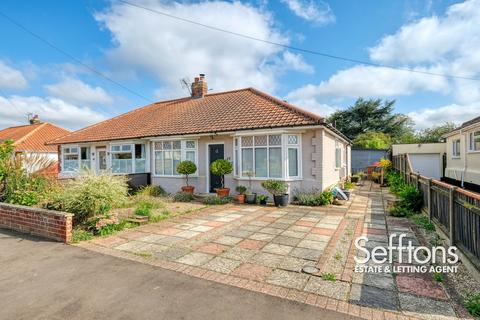 3 bedroom semi-detached bungalow for sale, Hillcrest Road, Norwich, NR7