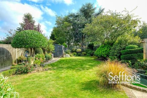 3 bedroom semi-detached bungalow for sale, Hillcrest Road, Norwich, NR7