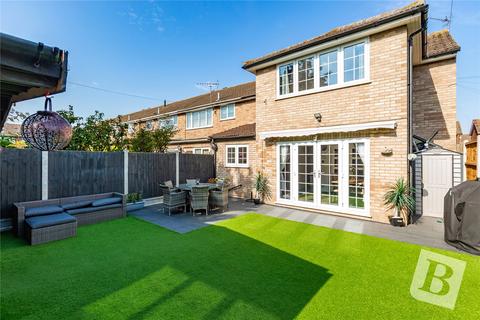 4 bedroom semi-detached house for sale, Tangmere Crescent, Hornchurch, RM12