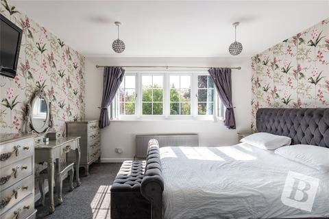 4 bedroom semi-detached house for sale, Tangmere Crescent, Hornchurch, RM12