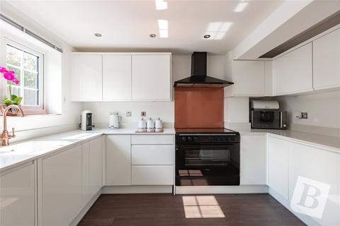 7 Tangmere Crescent, Hornchurch, RM12 5PL