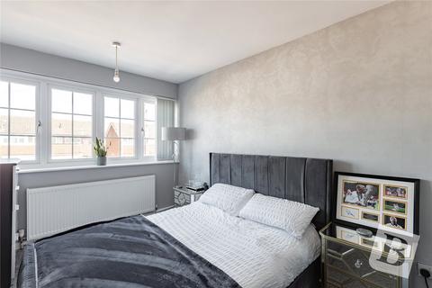 7 Tangmere Crescent, Hornchurch, RM12 5PL