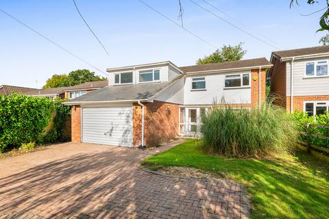 4 bedroom detached house for sale, Chaldon Common Road, Caterham, CR3