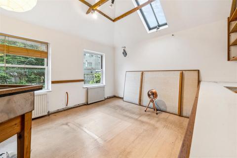 4 bedroom end of terrace house for sale, Arlington Cottages, London