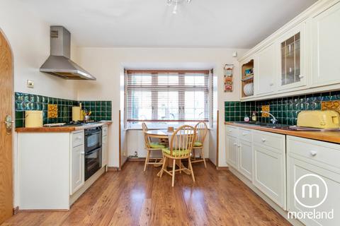 4 bedroom semi-detached house for sale, Kingsgate Avenue, London N3