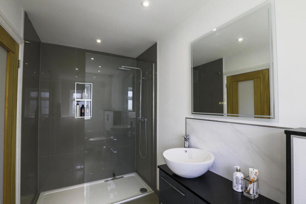 Ensuite
