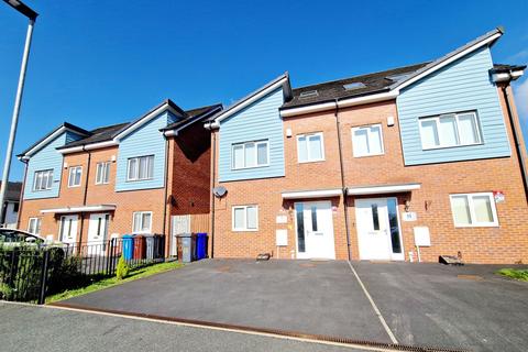 4 bedroom semi-detached house to rent, Carmody Close, Manchester, M40