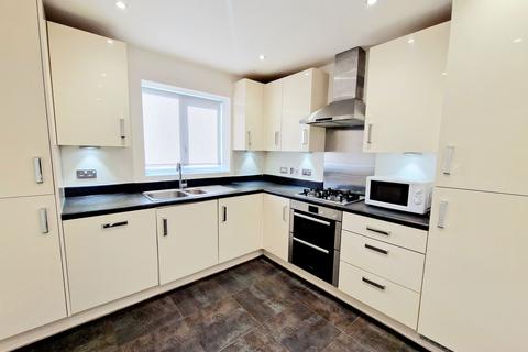 4 bedroom semi-detached house to rent, Carmody Close, Manchester, M40