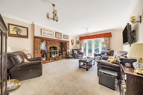 Foxwood House Delarue Close, Tonbridge, TN11 9NN