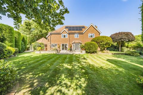 Foxwood House Delarue Close, Tonbridge, TN11 9NN