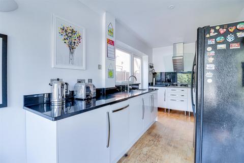 3 Borrowdale Close, Benfleet, SS7 3HE