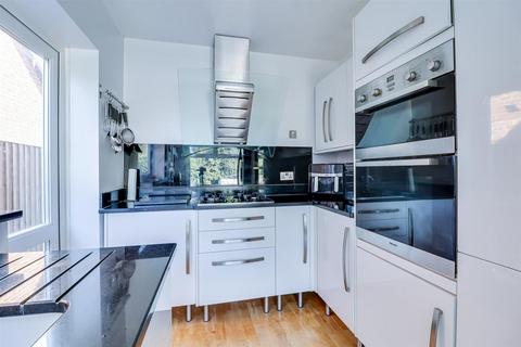 3 Borrowdale Close, Benfleet, SS7 3HE
