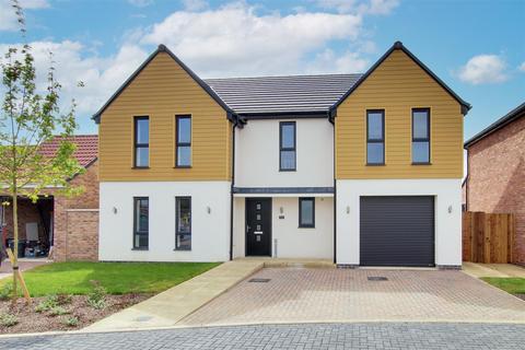 4 bedroom detached house for sale, East Newlands, Somersham