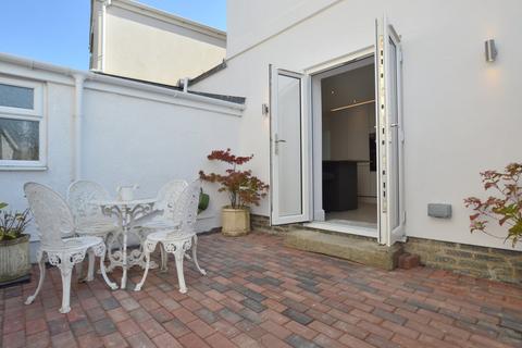 2 bedroom end of terrace house for sale, Naunton Crescent, Leckhampton, Cheltenham, GL53