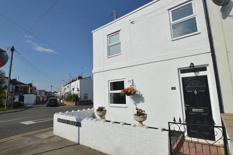 2 bedroom end of terrace house for sale, Naunton Crescent, Leckhampton, Cheltenham, GL53