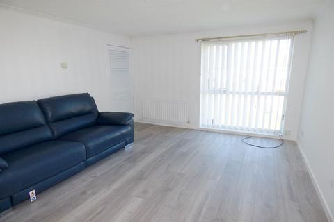 2 bedroom flat to rent, Chichester Way, Jarrow