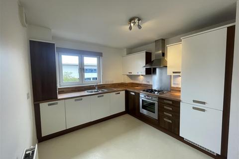 2 bedroom flat to rent, Monart Road, Perth