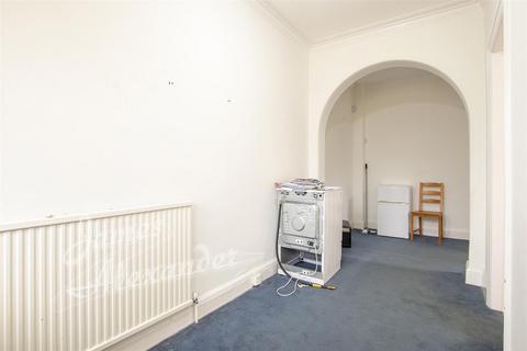 70 Pollards Hill North, London, SW16 4NY